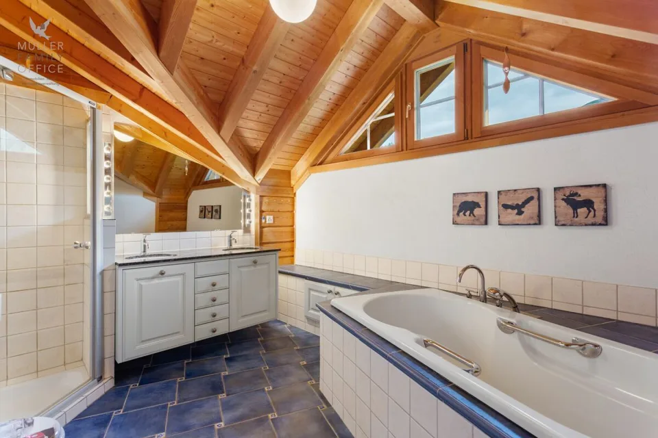 Casa in legno esclusiva con fascino alpino inconfondibile – foto 11 di 13