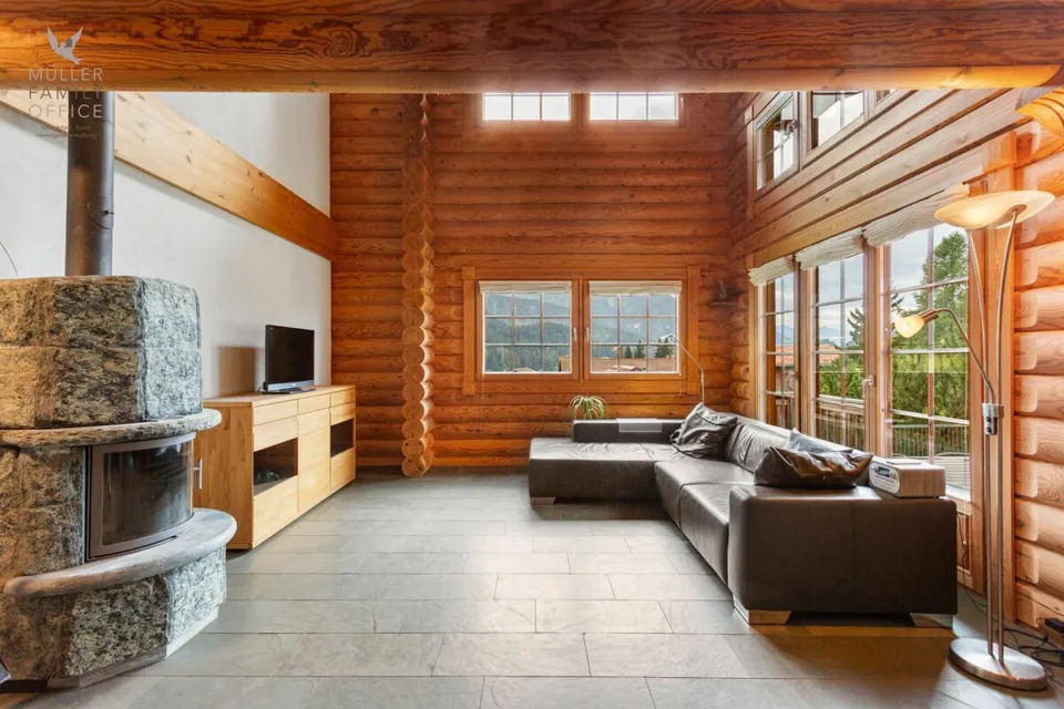 Casa in legno esclusiva con fascino alpino inconfondibile – foto 4 di 13