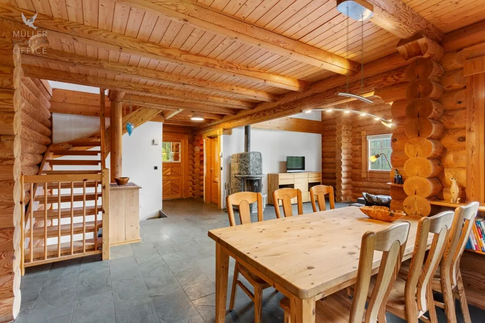 Casa in legno esclusiva con fascino alpino inconfondibile – foto 5 di 13