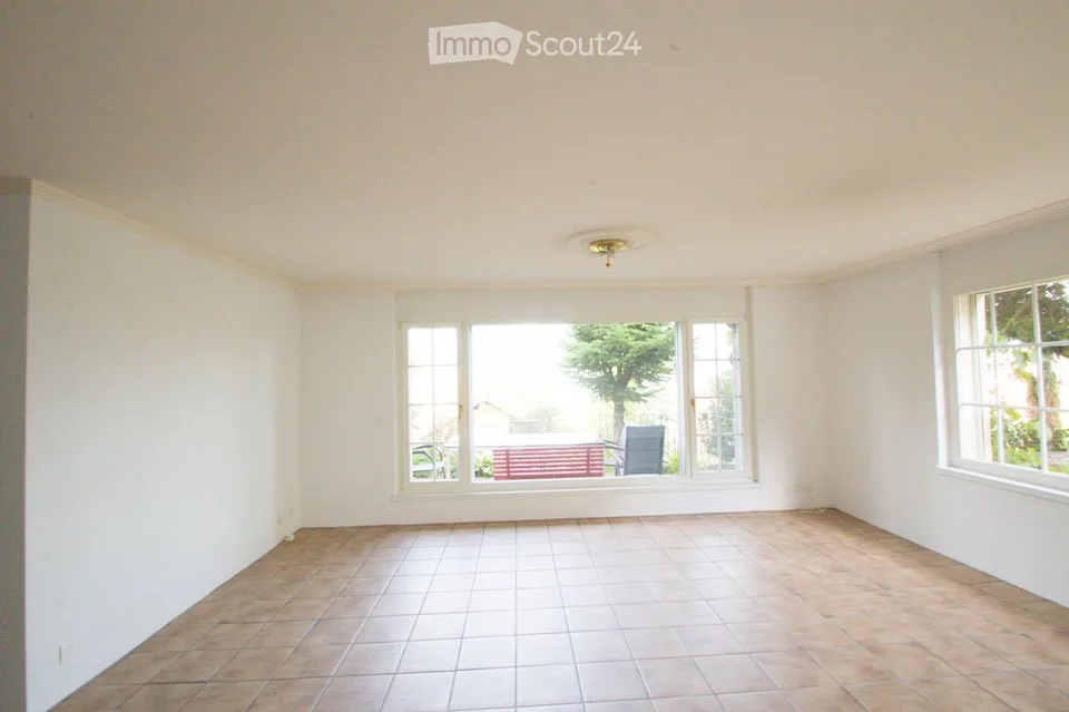 Grosszügige 3.5 Zimmerwohnung mit See-, Bergsicht + naturnah – Foto 3 von 5