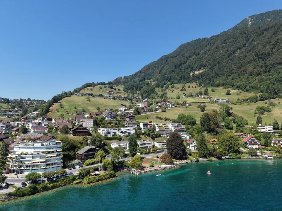 Vivre à Weggis avec accès privé au lac – appartement terrasse attractif sur le lac des Quatre-Cantons – photo 11 sur 12