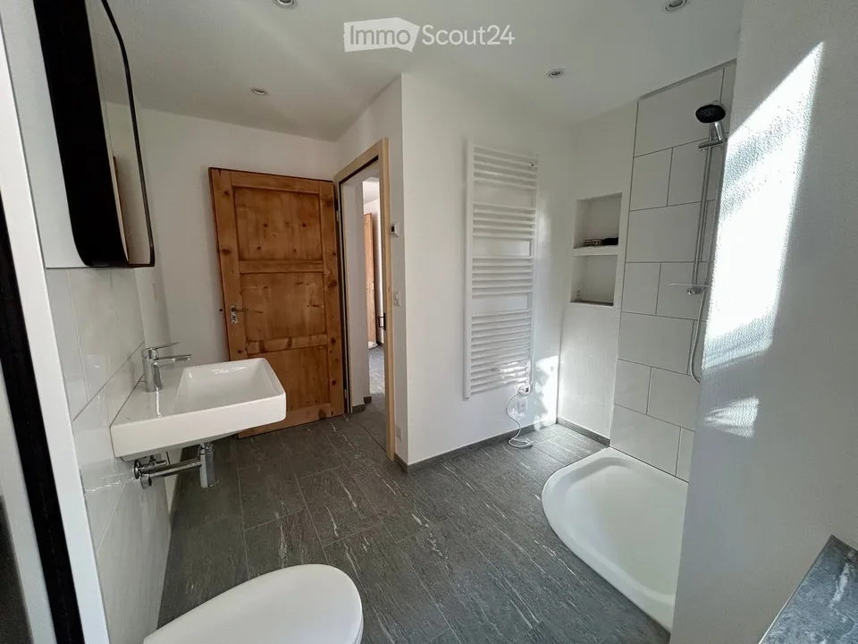Appartement 2.5 pièces rénové avec amour dans un immeuble ancien