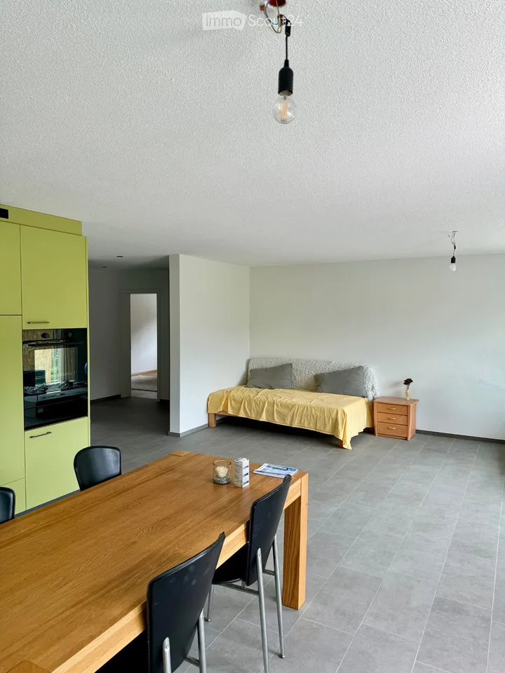 Room in shared apartment (2-person shared apartment) in bright, modern apartment (near Spiez)