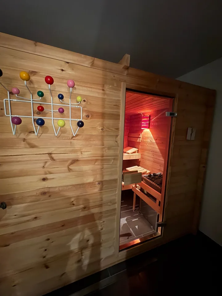 Möblierte 2.5-Zimmer-Wohnung mit Aussicht auf Zürichsee im Kreis 7 – Foto 15 von 21