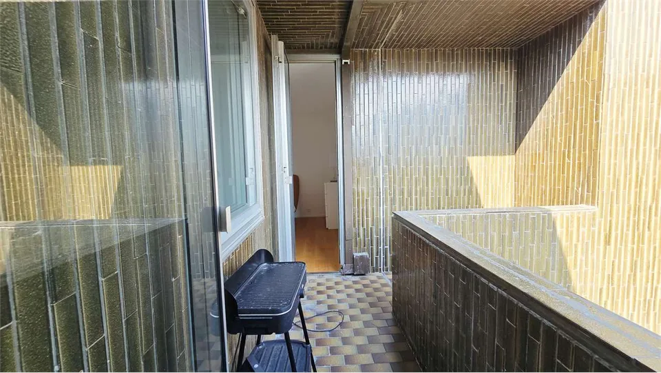 3,5 Lokale im 6. Stock - 100 Meter vom See entfernt - Gutes Investment – Foto 10 von 13