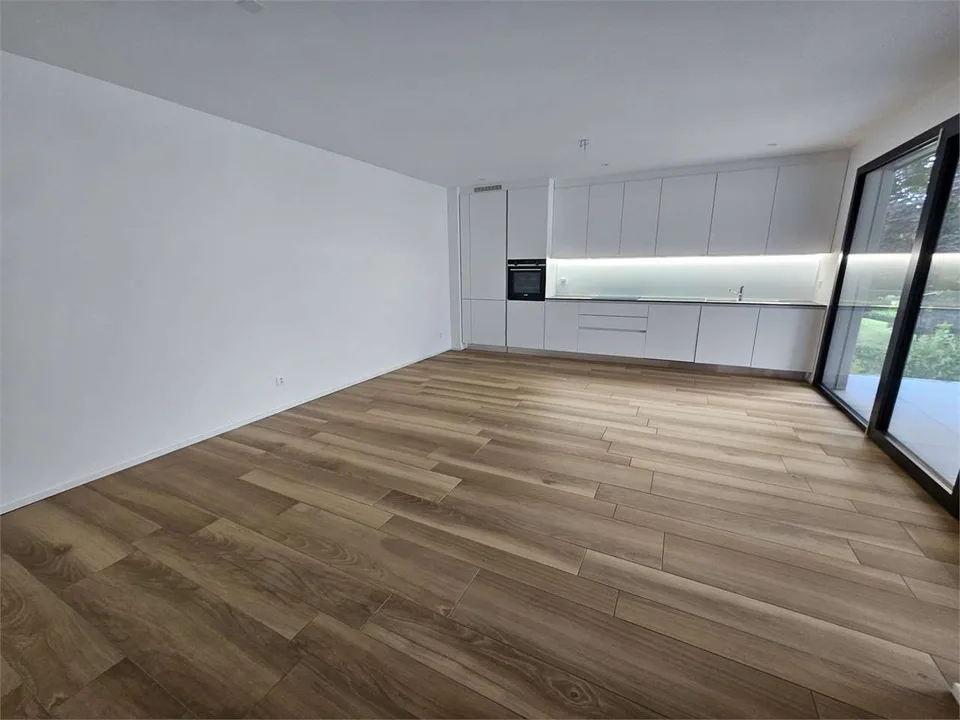 Cureglia, 3.5 Zimmer mit Terrasse zu vermieten