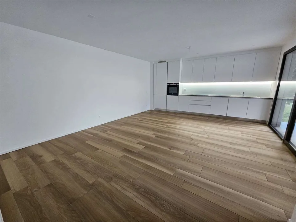 Cureglia, 3.5 Zimmer mit Terrasse zu vermieten