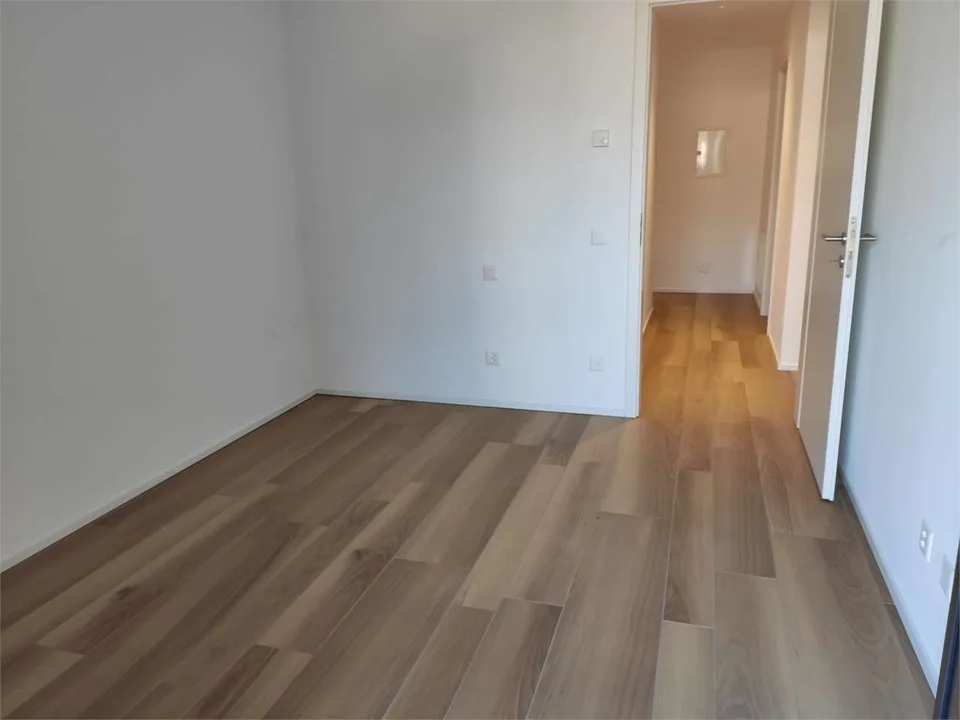 Cureglia, 3.5 Zimmer mit Terrasse zu vermieten
