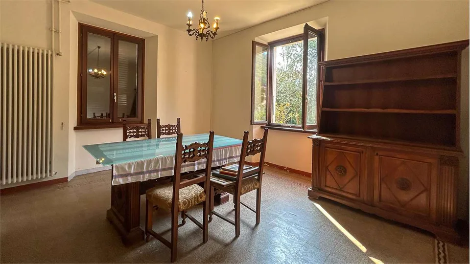 Villa storica indipendente con ampio giardino e terreno edificabile – foto 13 di 13