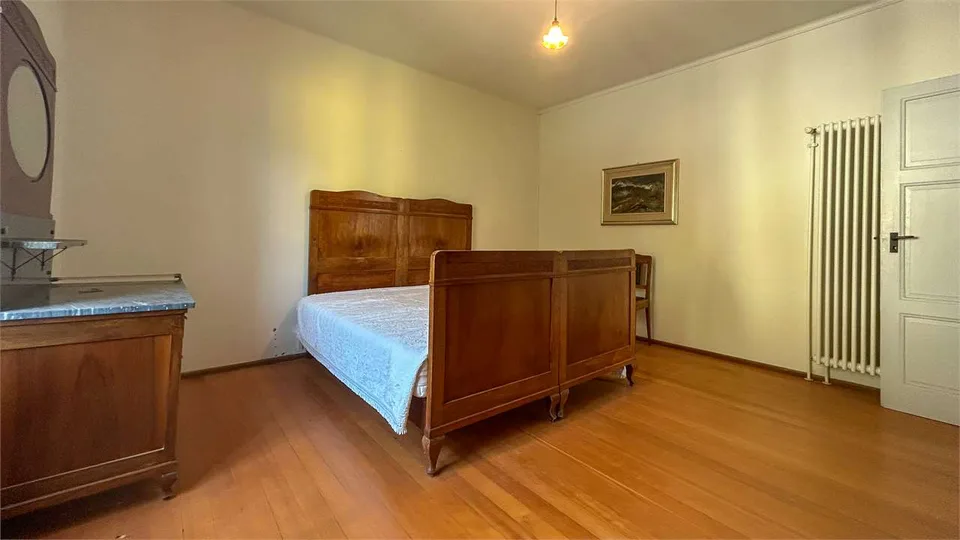 Villa storica indipendente con ampio giardino e terreno edificabile – foto 12 di 13