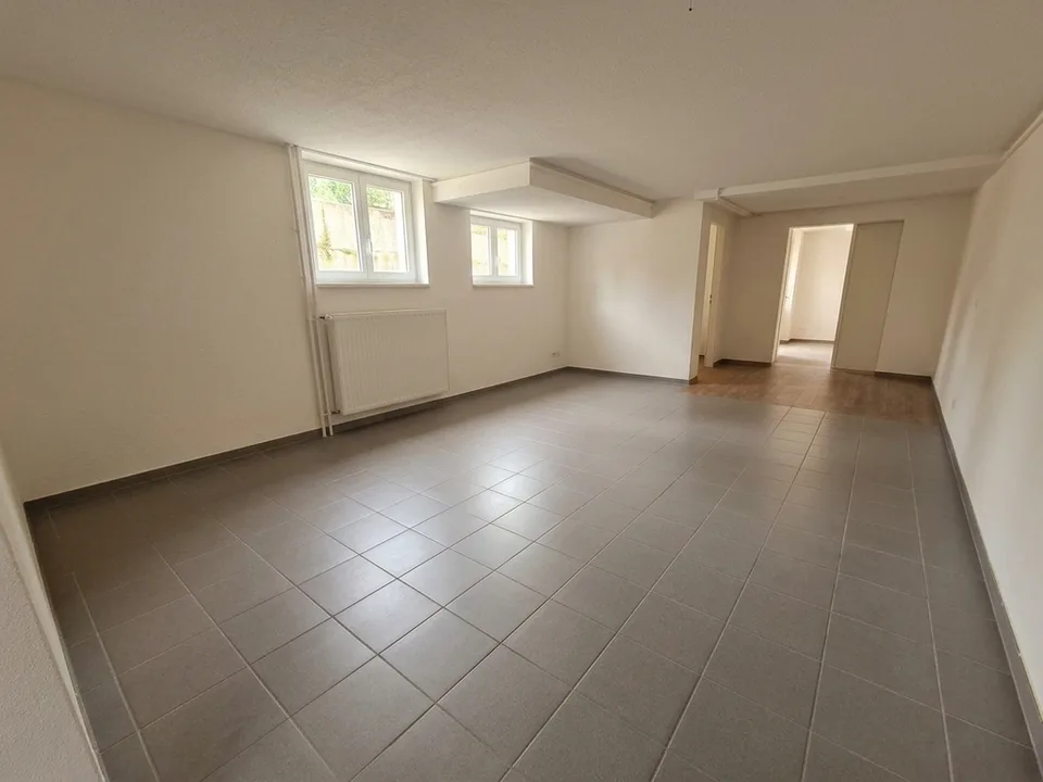 Vielseitig nutzbare Gewerbefläche direkt beim Morgartenring – Foto 2 von 5