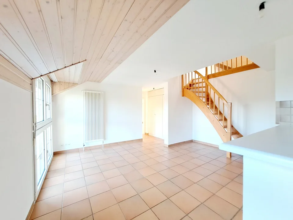 SAU 3, 2.5-room apartment with mezzanine
