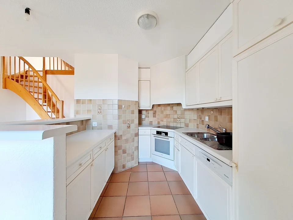 SAU 3, 2.5-room apartment with mezzanine
