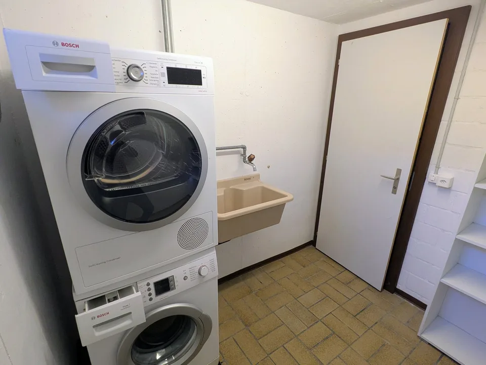 Appartamento ristrutturato di 4 locali con piscina/sauna comune e garage a Dotzigen – foto 13 di 17