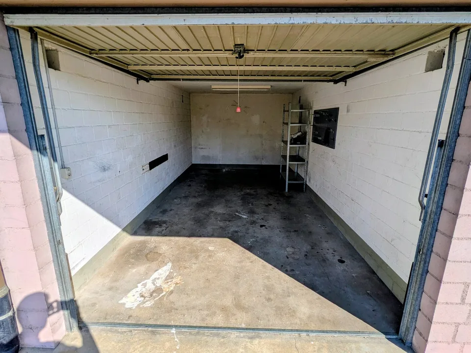 Appartamento ristrutturato di 4 locali con piscina/sauna comune e garage a Dotzigen – foto 16 di 17