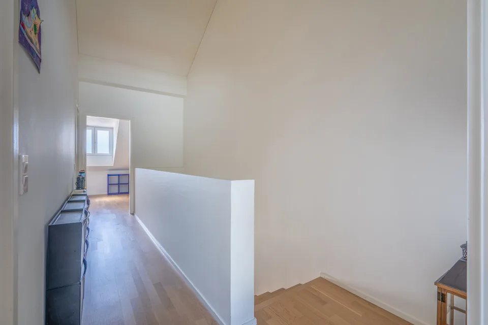 Un triplex familial aux portes de Lausanne, entre nature et confort contemporain. – photo 8 sur 21