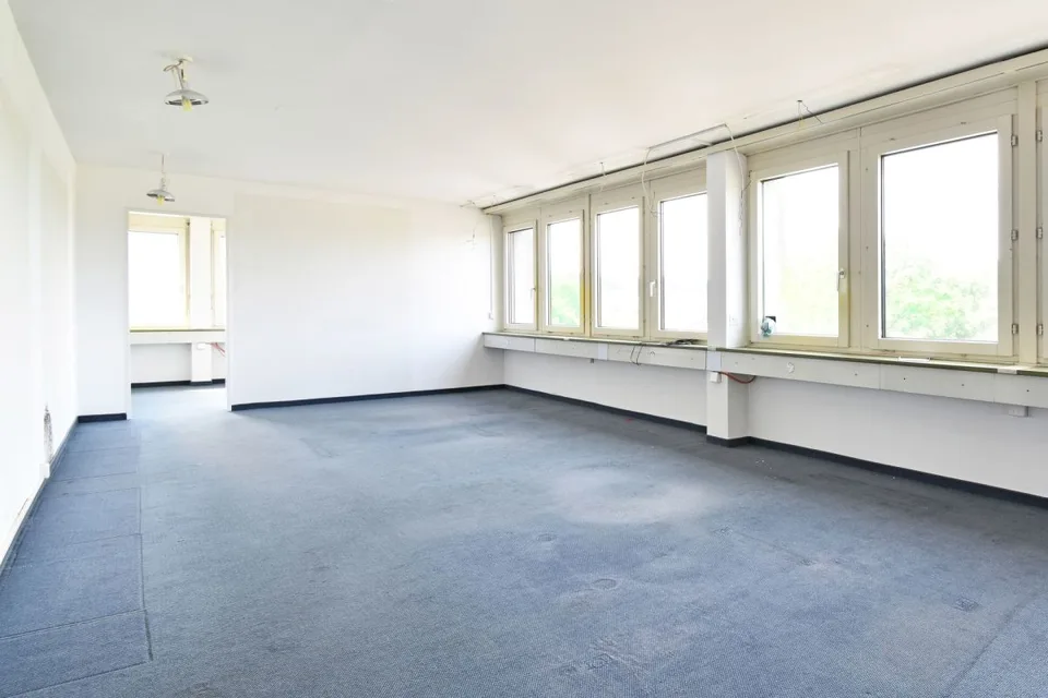Attraktive Büroflächen im Gewerbegebiet Kägen, Reinach – Foto 2 von 11