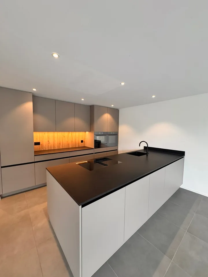 Wohnen der Extraklasse – exklusive 3.5-Zimmer-Terrassenwohnung am Buechenberg – Foto 3 von 16