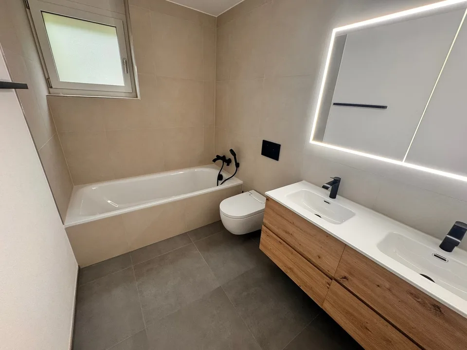 Wohnen der Extraklasse – exklusive 3.5-Zimmer-Terrassenwohnung am Buechenberg – Foto 9 von 16