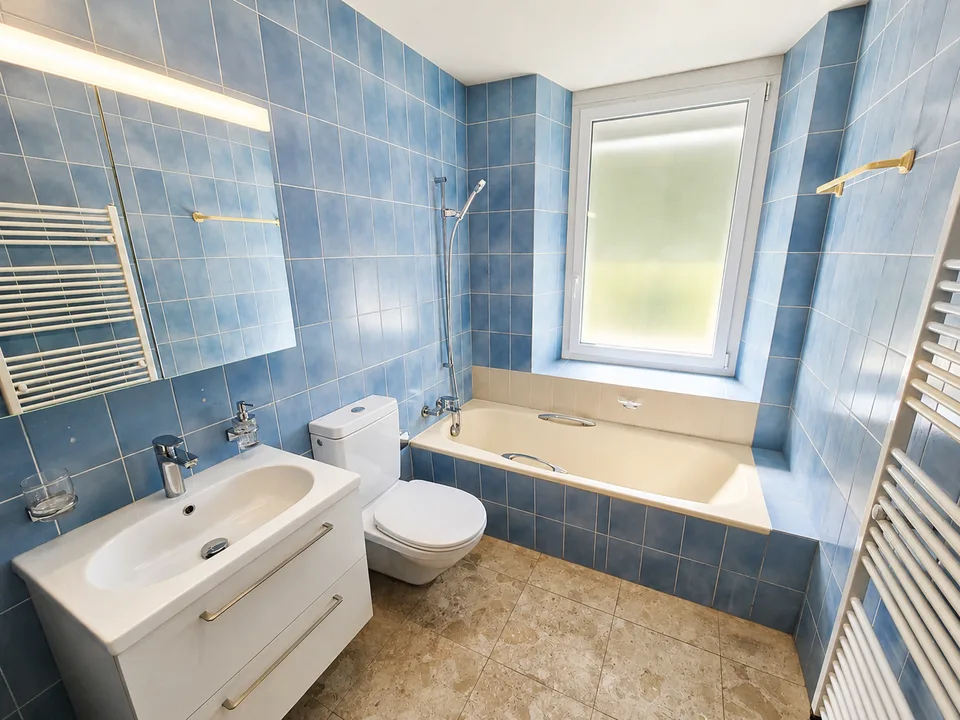 Geräumige 4,5-Zimmer-Wohnung mit Terrasse und Aufzug im Zentrum von Fleurier – Foto 14 von 15