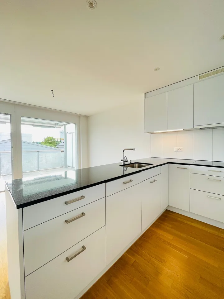 TOP MODERN 4.5-ROOM APARTMENT IN HERZOGENBUCHSEE
