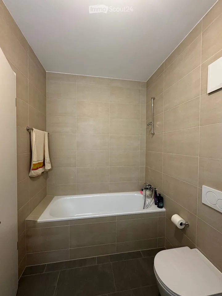 Takeover of 2.5 room lease urgent