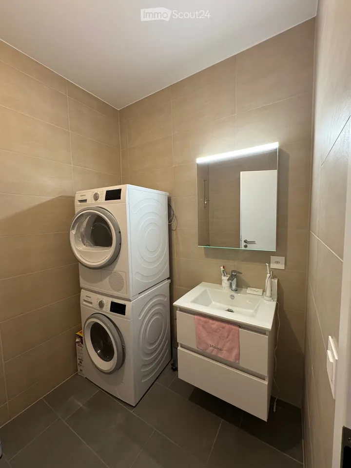 Takeover of 2.5 room lease urgent
