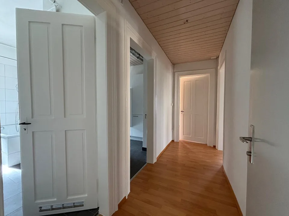 Affascinante appartamento di 3 locali in Nelkenstrasse 4, Biel – foto 2 di 8