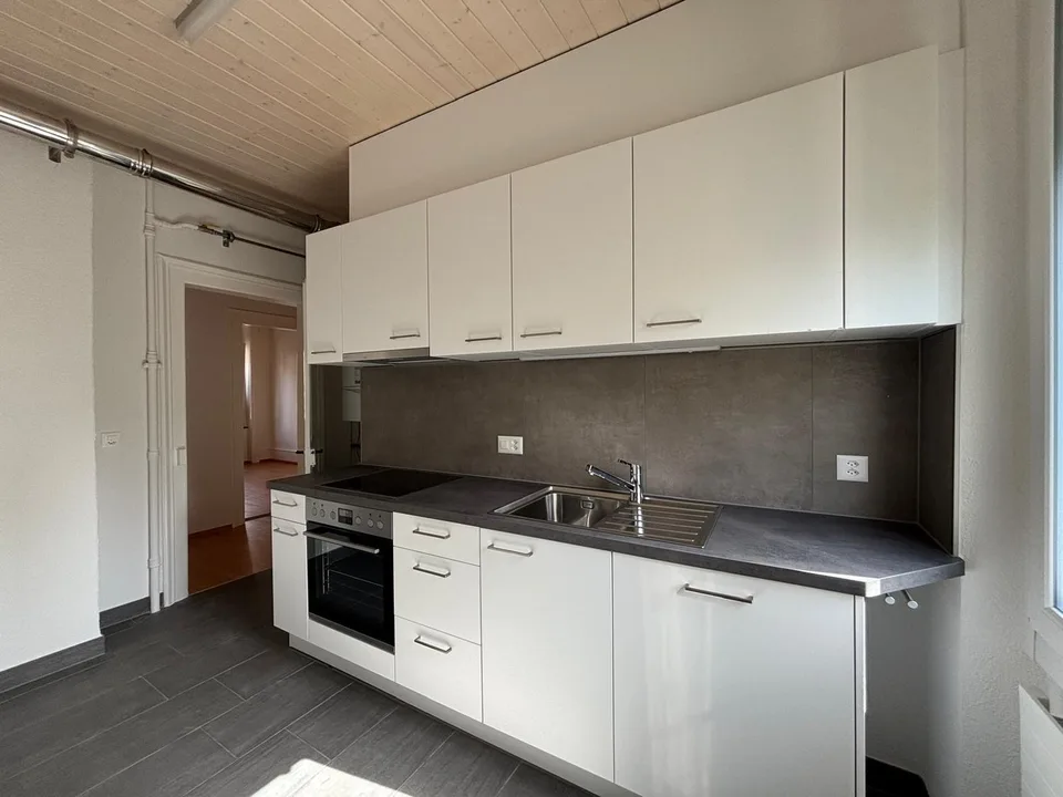 Affascinante appartamento di 3 locali in Nelkenstrasse 4, Biel – foto 3 di 8