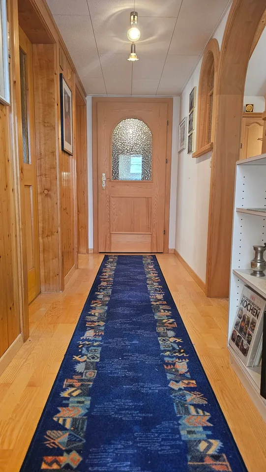 Charmante 2.5-Zimmer-Dachwohnung in Trun – Foto 12 von 13