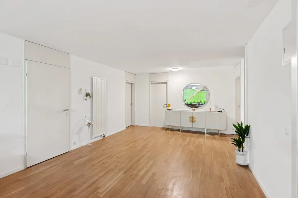 Grosszügige 4.5-Zimmer-Gartenwohnung, 2024 komplett renoviert – Foto 3 von 17