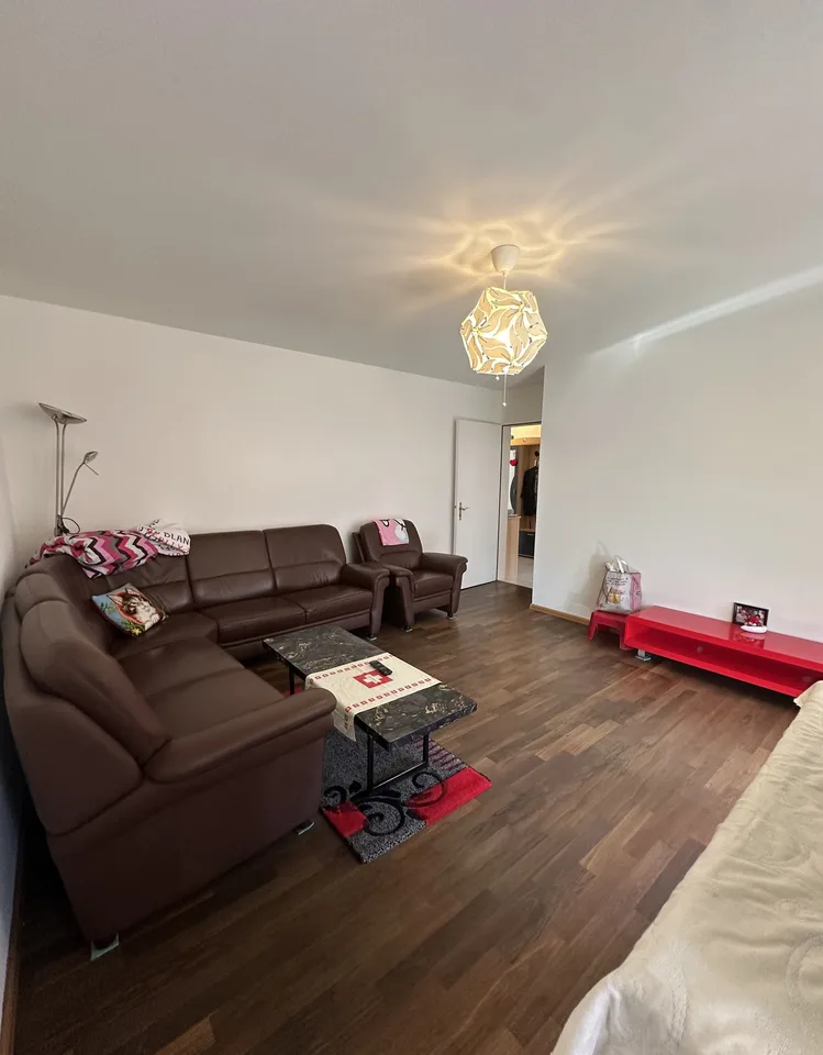 Helle 4.5-Zimmer-Wohnung mit Balkon an ruhiger Lage in Therwil – Foto 7 von 12