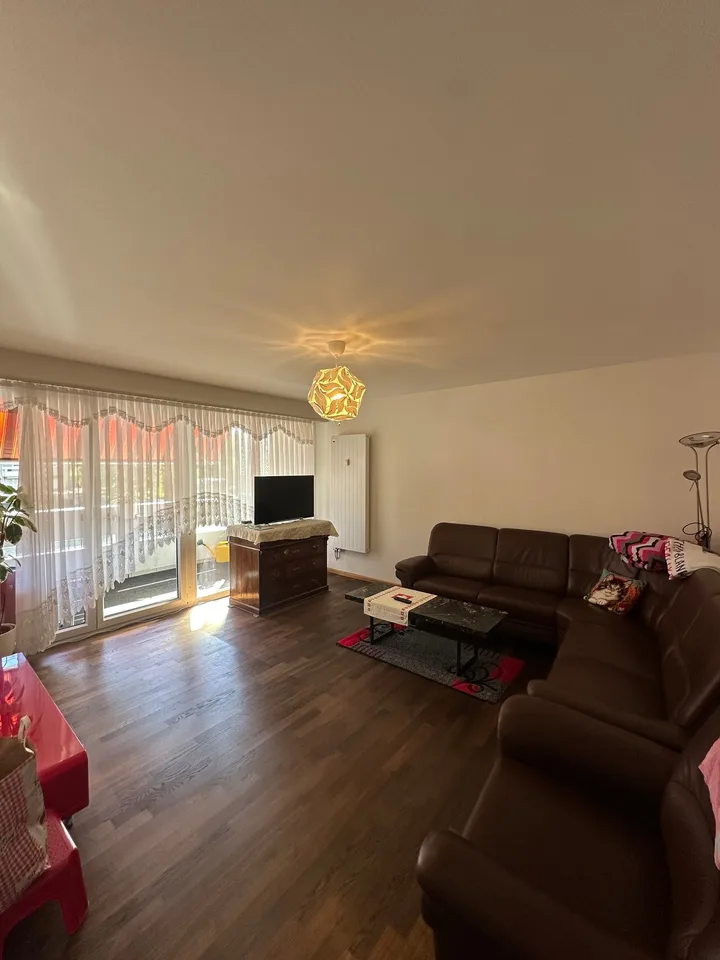 Helle 4.5-Zimmer-Wohnung mit Balkon an ruhiger Lage in Therwil – Foto 6 von 12