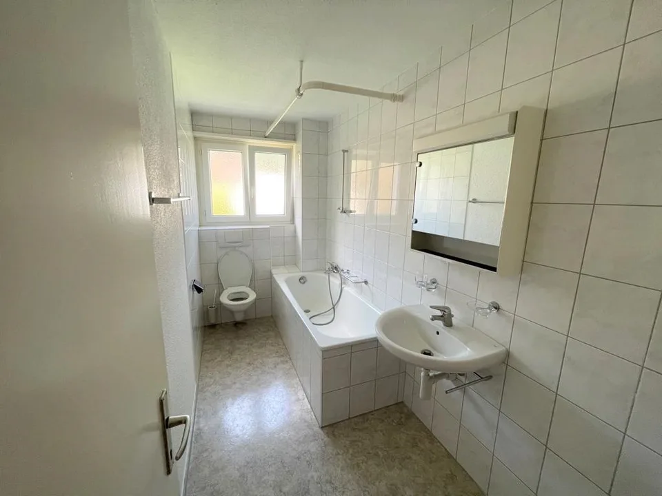Bright 4-room apartment with balcony and mountain view in Rebstein