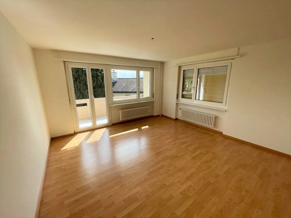 Bright 4-room apartment with balcony and mountain view in Rebstein