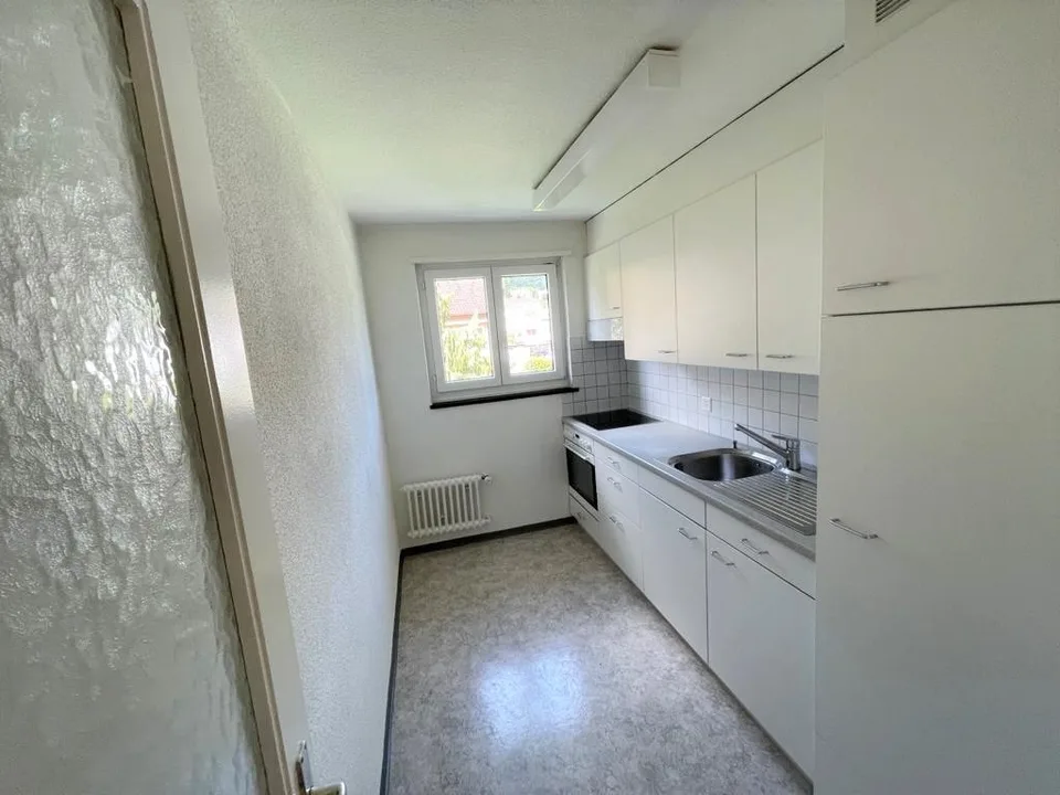 Bright 4-room apartment with balcony and mountain view in Rebstein