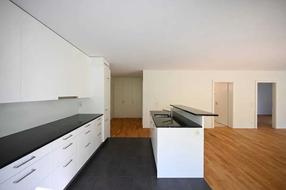 IMPOSANT. MODERN. GARTENWOHNUNG. – Foto 10 von 14