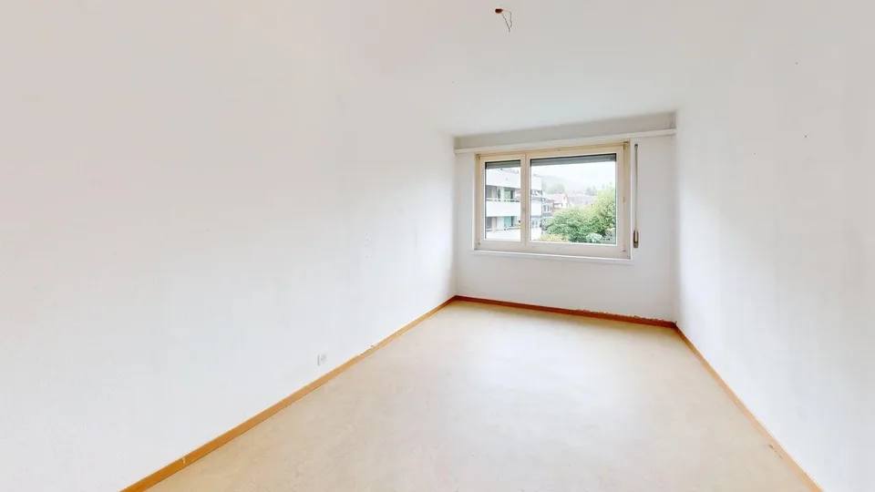 Appartement ensoleillé de 4 pièces au 1er étage, vie calme à Uetikon am See | TEMPORAIRE