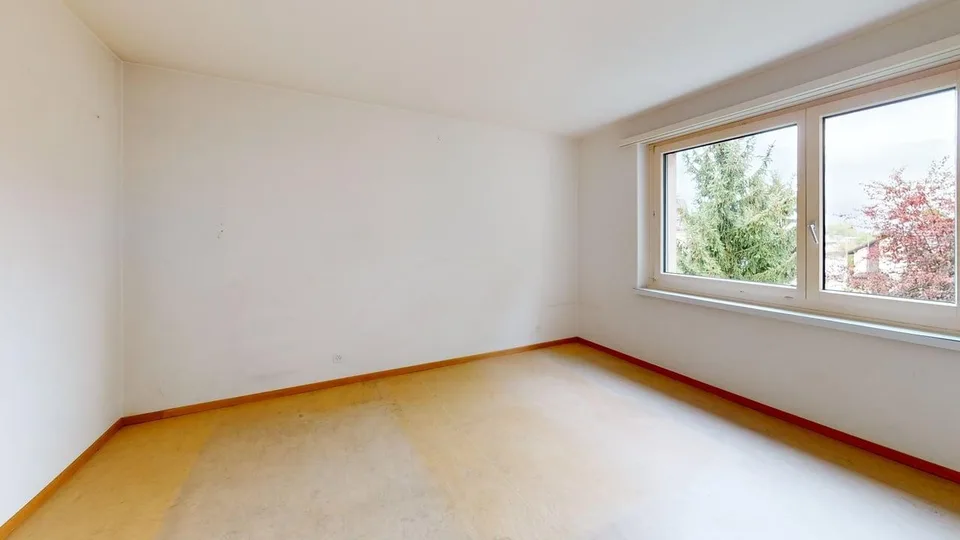 Appartement ensoleillé de 4 pièces au 1er étage, vie calme à Uetikon am See | TEMPORAIRE