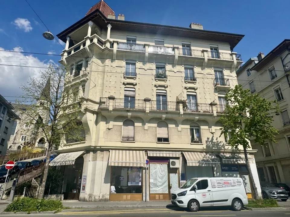 Zu ergattern! 2 Zimmer renoviert im Zentrum von Lausanne! – Foto 2 von 2