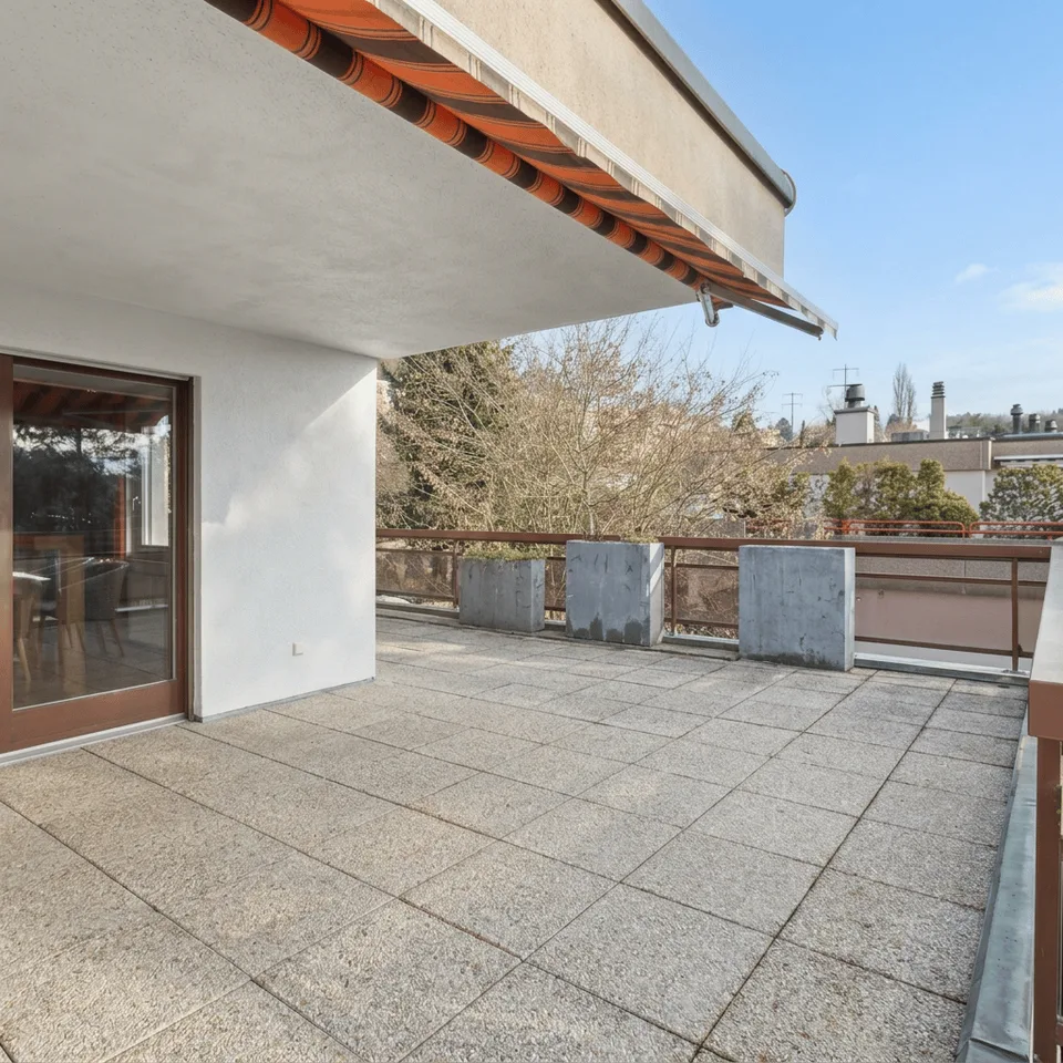 Attique 7.5 pièces – 154 m² habitables – Terrasse plein sud de 110 m² et vue panoramique – photo 9 sur 10