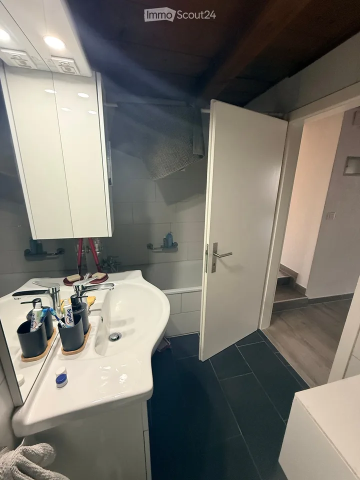 📍 4,5-Zimmer-Wohnung – 96 m² in Landeron