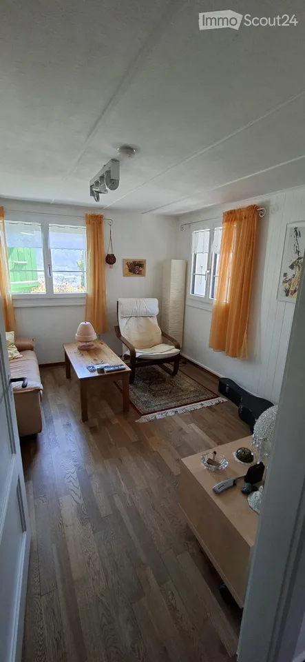 Kleine möblierte 2.5-Zimmer-Wohnung mit Garten und Aussicht - Vaas