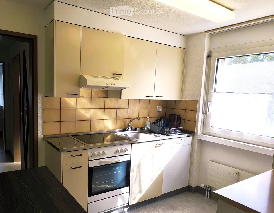 Helle, grosszügige 3.5-Zimmer-Wohnung mit Balkon an Top-Lage