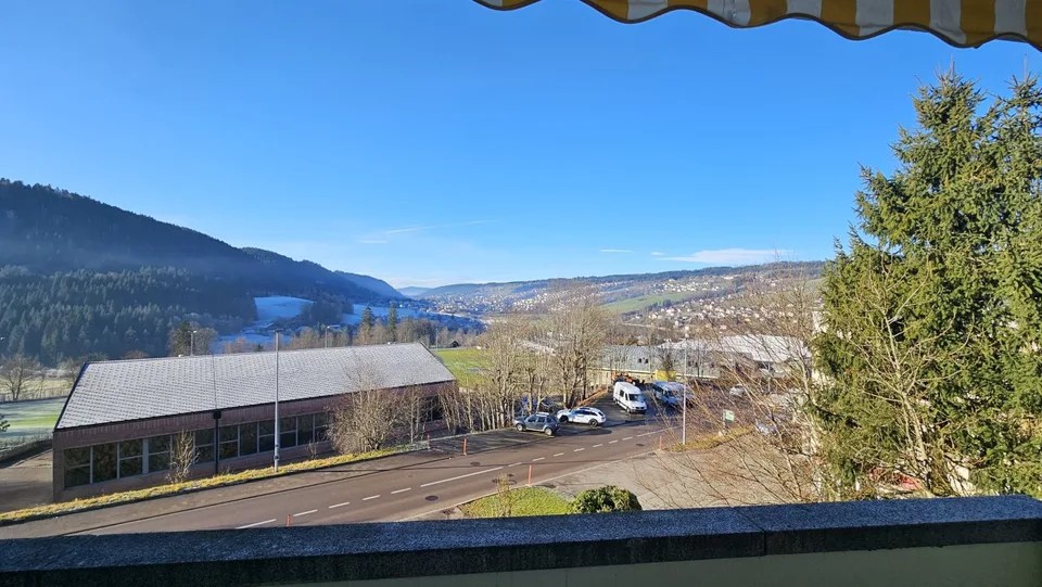 05744 - 4½-Zimmer-Wohnung 1. Miete netto angeboten - Grand-Rue 30 - Les Brenets