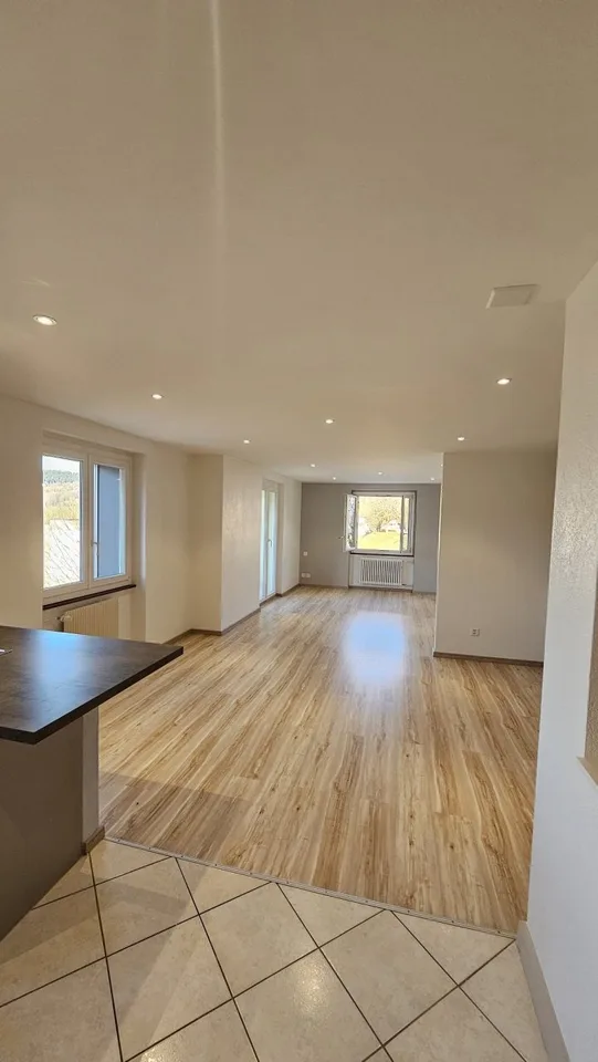 05744 - 4½-Zimmer-Wohnung 1. Miete netto angeboten - Grand-Rue 30 - Les Brenets