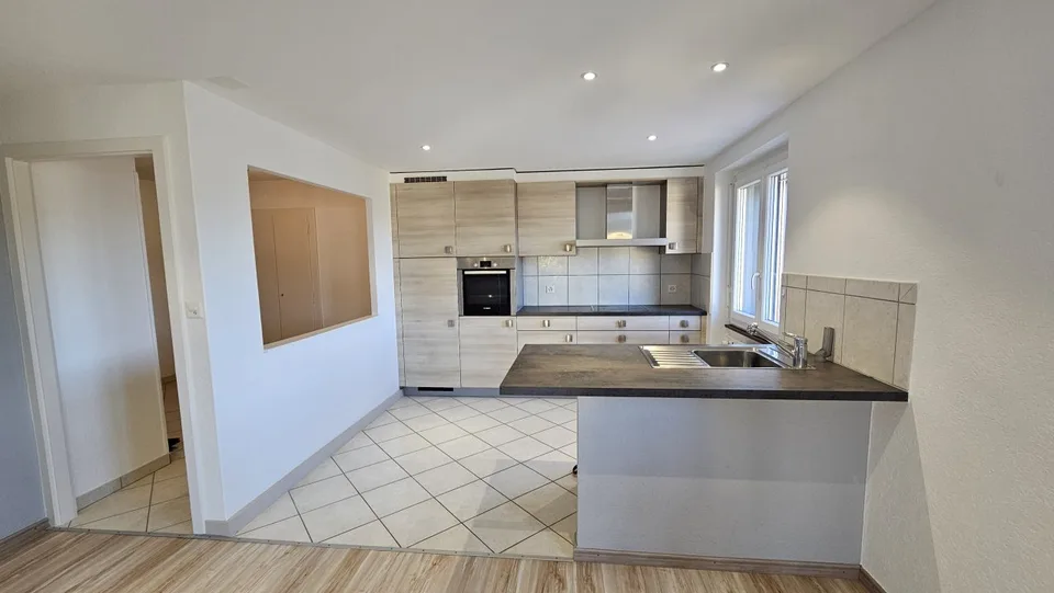 05744 - 4½-Zimmer-Wohnung 1. Miete netto angeboten - Grand-Rue 30 - Les Brenets