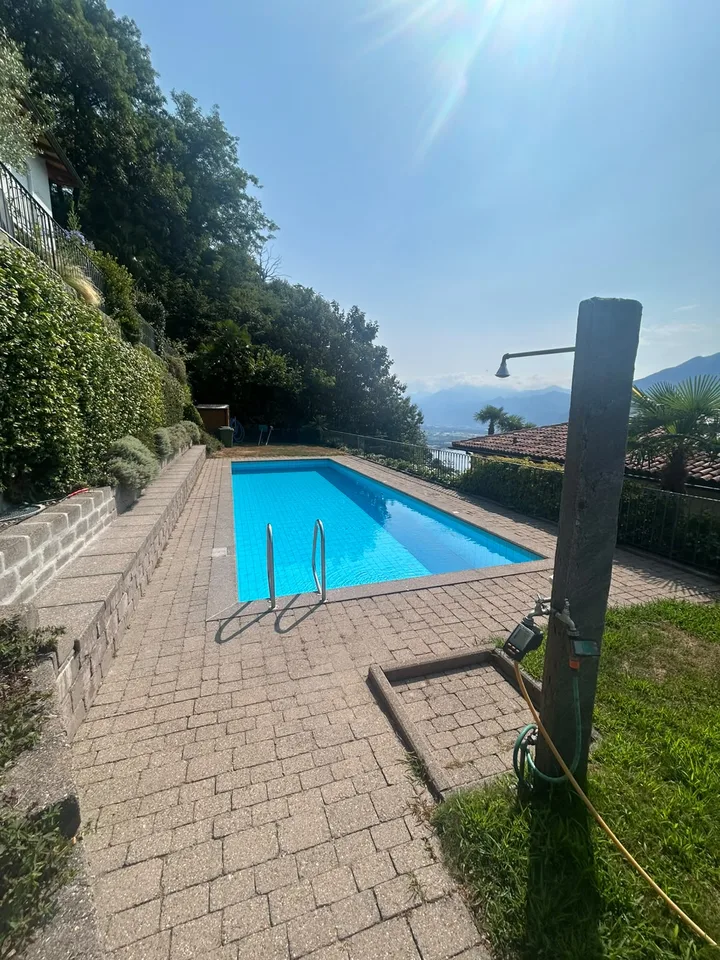 Incantevole casa unifamiliare ad Orselina con piscina e vista panoramica – foto 16 di 17