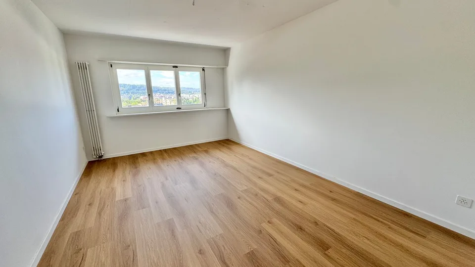 Grosszügige 4.5-Zimmer-Maisonettewohnung in Oberengstringen – sofort verfügbar!