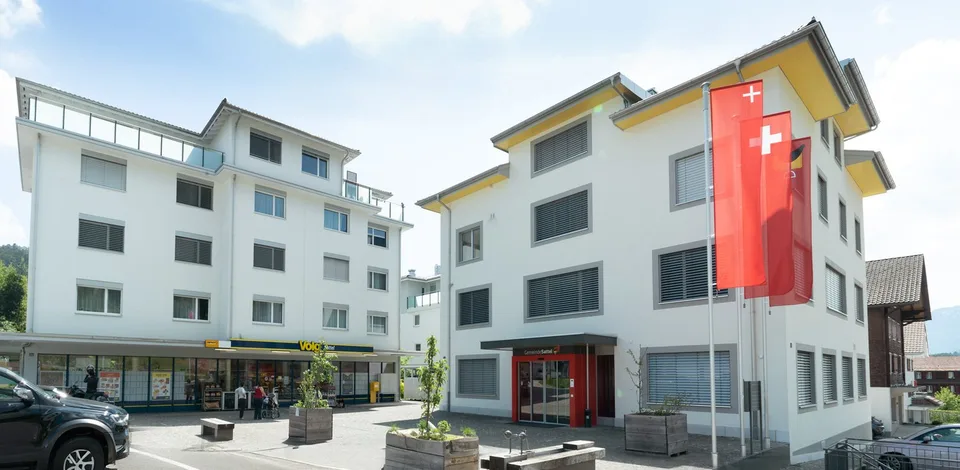 Exklusive 5.5 Zi-Maisonettewohnung in Zweifamilienhaus ( auch als Zweifamilienhaus erwerbbar ) – Foto 12 von 17